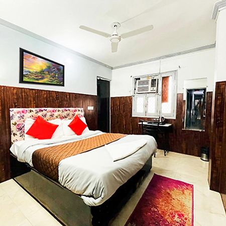 Hotel Commodo - Near Dhaula Kuan نيودلهي المظهر الخارجي الصورة