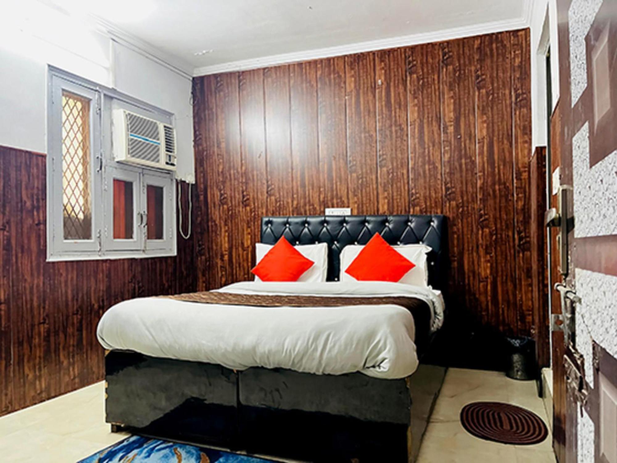 Hotel Commodo - Near Dhaula Kuan نيودلهي المظهر الخارجي الصورة