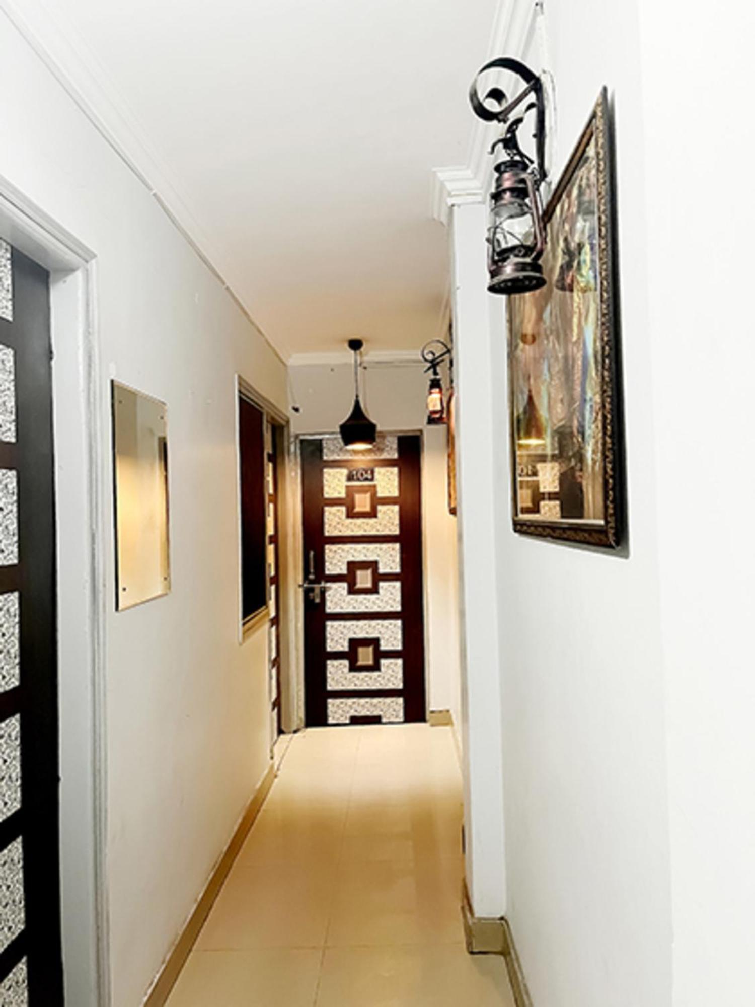 Hotel Commodo - Near Dhaula Kuan نيودلهي المظهر الخارجي الصورة