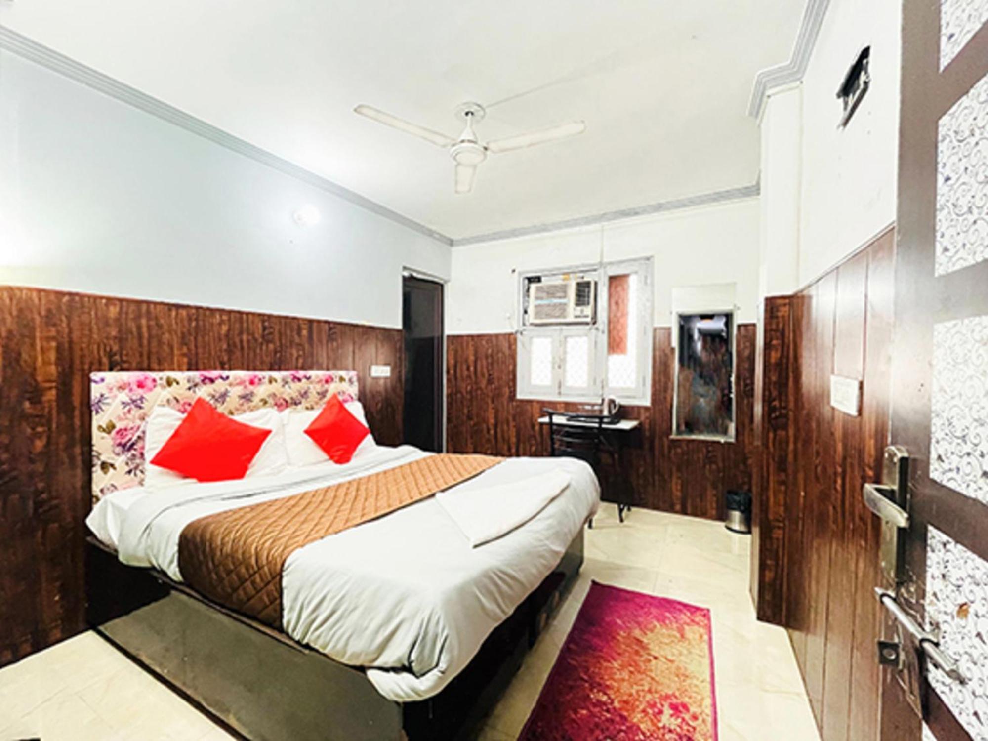 Hotel Commodo - Near Dhaula Kuan نيودلهي المظهر الخارجي الصورة
