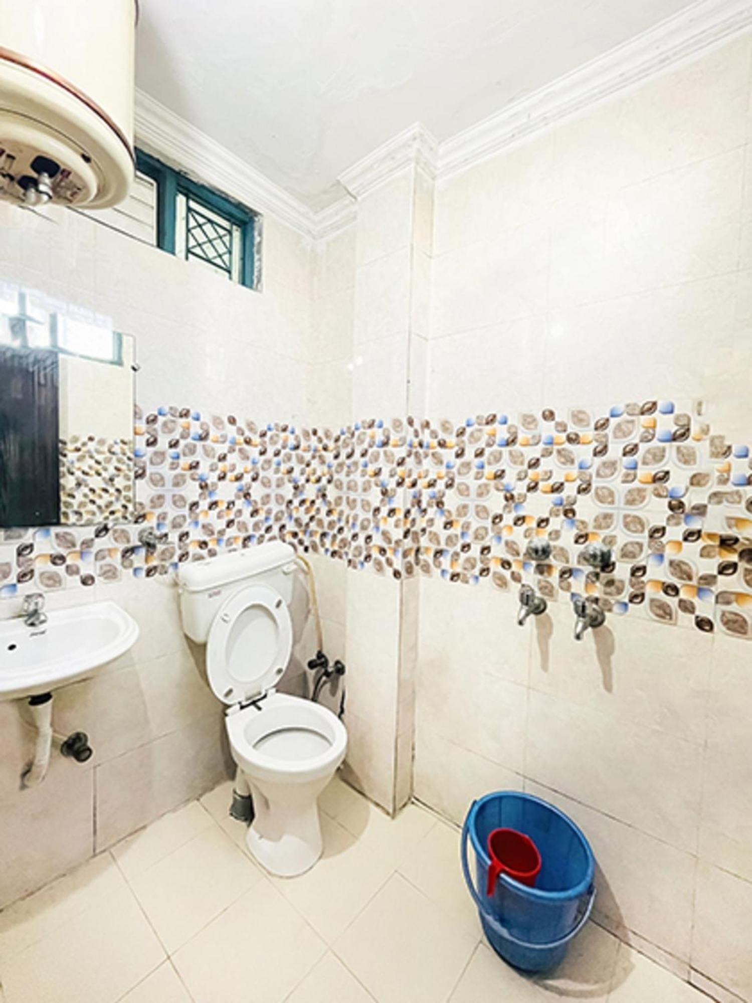 Hotel Commodo - Near Dhaula Kuan نيودلهي المظهر الخارجي الصورة