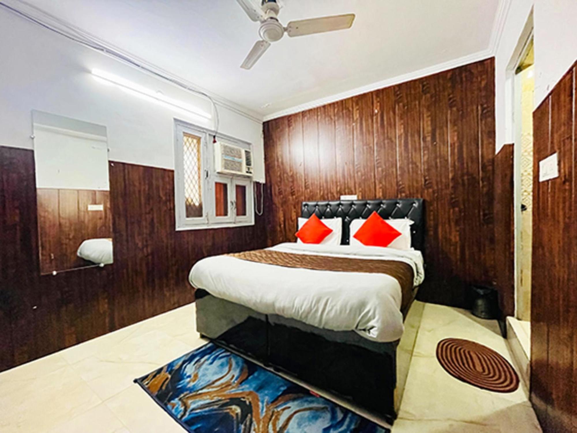 Hotel Commodo - Near Dhaula Kuan نيودلهي المظهر الخارجي الصورة