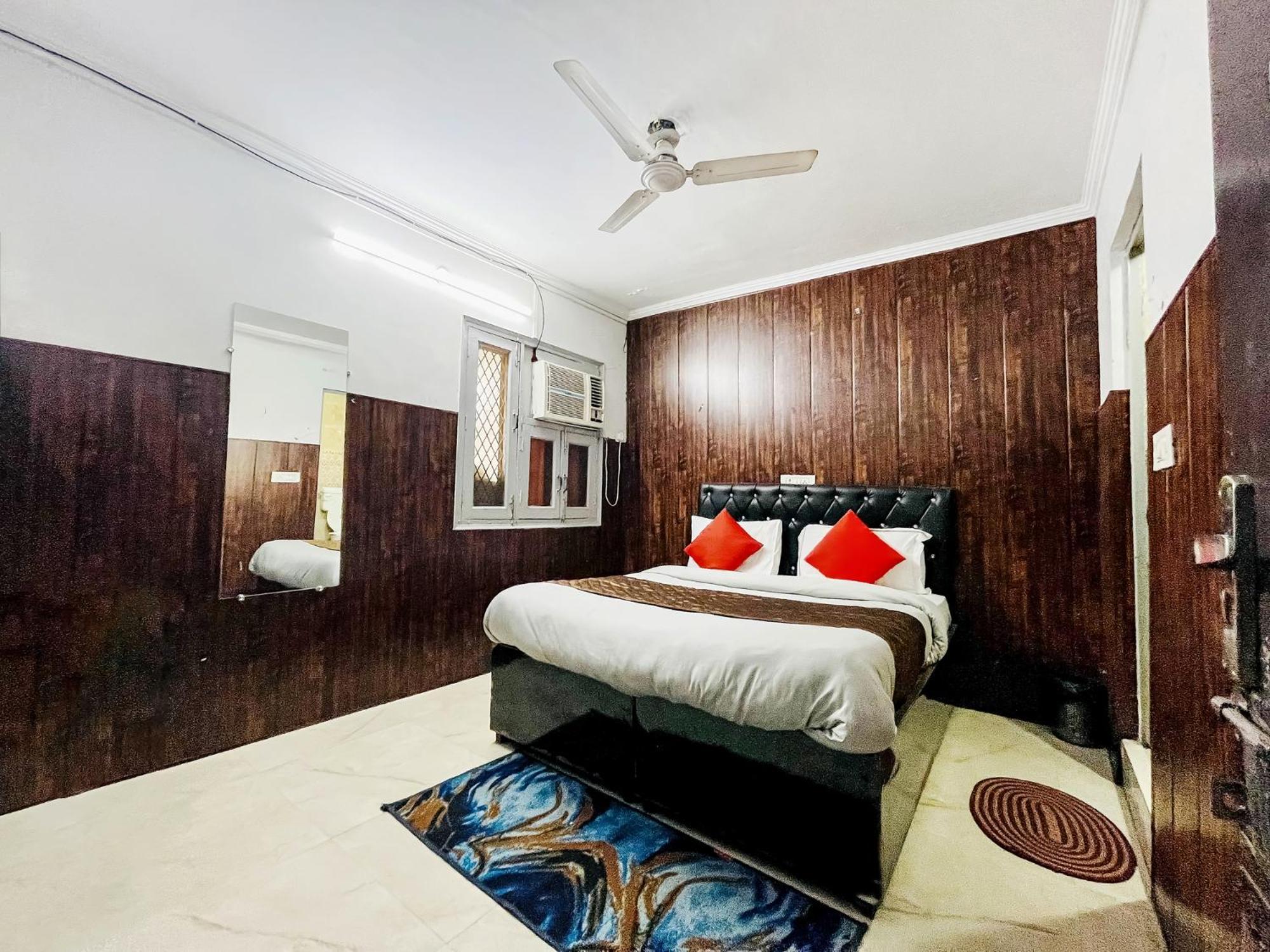 Hotel Commodo - Near Dhaula Kuan نيودلهي المظهر الخارجي الصورة